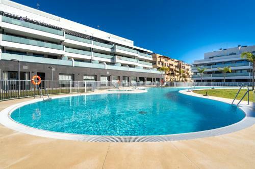Lets In The Sun - Cala Serena Luxury Apartment