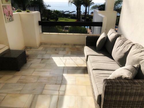 Lets In The Sun Arruzafa Playa Apartment