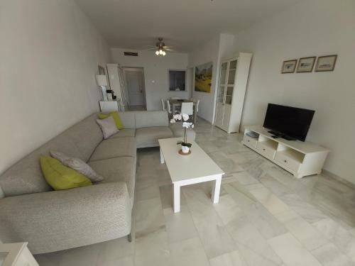 Lets In The Sun Arruzafa Playa Apartment