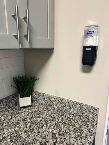 Luxury Keyless Smart Apartment W/indoor Fireplace