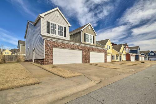 Modern Afton Townhome - Walk To Grand Lake!