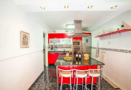 Apartamento Amadores Beach With Pool Familyfriendly