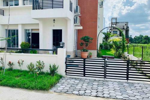 Villa Charming 3bhkgarden Bungalow With Rooftop Jacuzzi