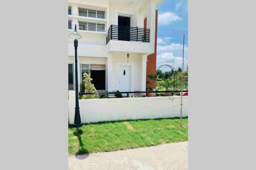 Villa Charming 3bhkgarden Bungalow With Rooftop Jacuzzi
