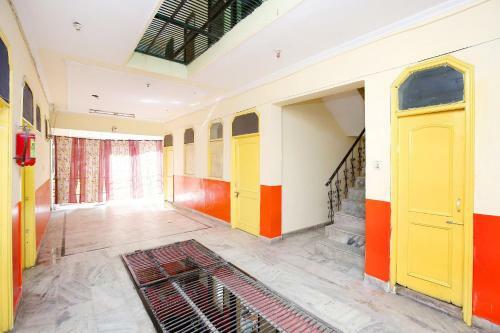 Spot On 43673 Hotel New Mehak Palace