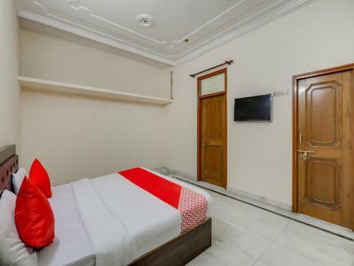 Hotel Oyo Flagship 74036 Golden Residency 2