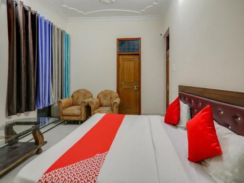 Hotel Oyo Flagship 74036 Golden Residency 2