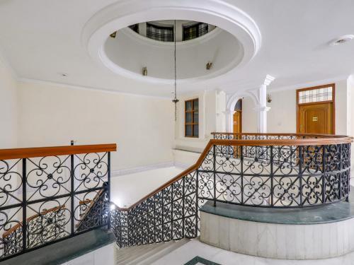 Hotel Oyo Flagship 74036 Golden Residency 2