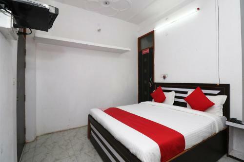 Hotel Oyo 18395 Star Palace