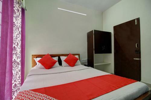 Hotel Vaccinated Staff- Oyo 14360 Park Inn