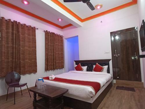 Hotel Dhanush Palace