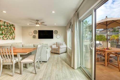 2885abd4-4bdrm Casa Blanca
