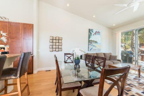215 San Miguel