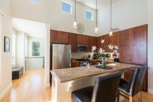 215 San Miguel