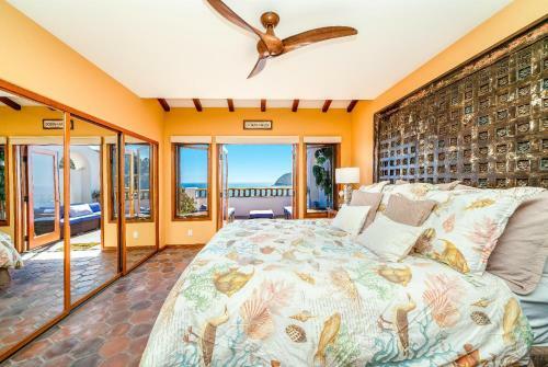 Oceanfront Villa With One Of A Kind Amazing View!!
