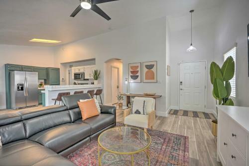 Stylish Bakersfield Getaway With Pool Table!