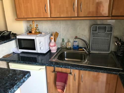 Apartamento Studio Dans Un Endroit Calme Et Discret D Empuria