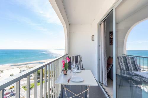 Apartamento Vista Al Mar, Wifi, Centro (Kar15)