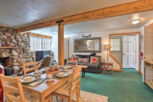 Cozy Cottage With Spacious Yard About 4 Mi To Ski!