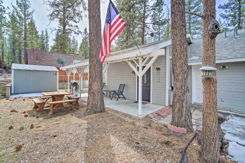 All-season Big Bear Home With Stone Fireplace!