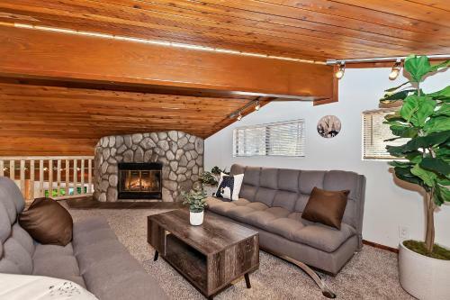 Doormat Vacation Rentals - Sherwood Chalet
