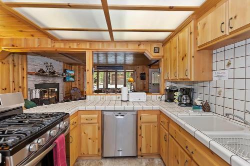 Doormat Vacation Rentals - Pine Rock Cabin