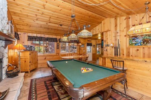 Doormat Vacation Rentals - Pine Rock Cabin
