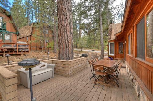 Doormat Vacation Rentals - Pine Rock Cabin