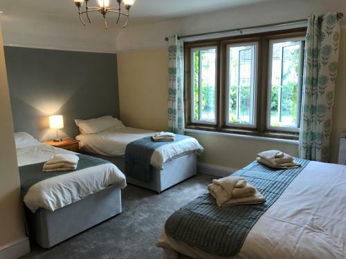 Hotel Halfway House Inn Country Lodge