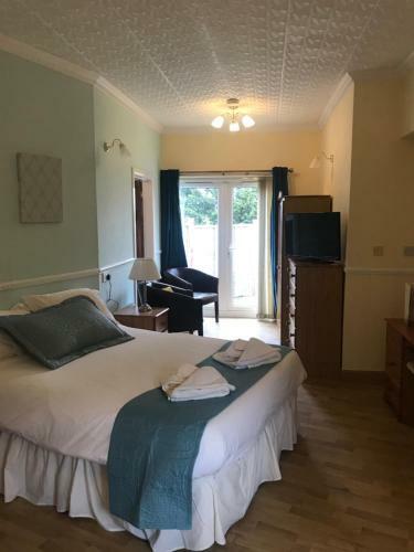 Hotel Halfway House Inn Country Lodge