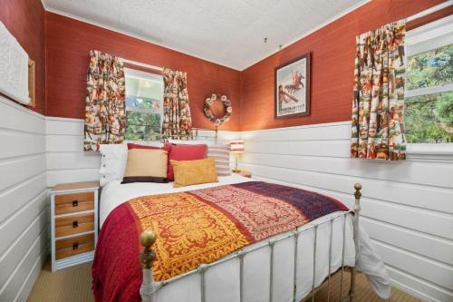 The Cottage At Sawmill Cove Lakefront