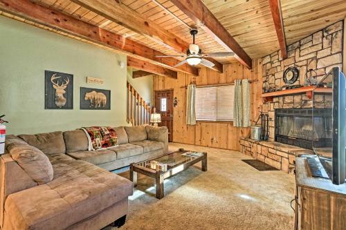 Homely Pet-friendly Abode, 3 Mi To Skiing!