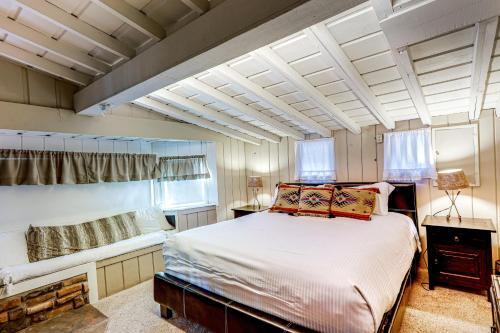 Hobbit House In Big Bear
