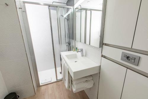 Luxury Apartment Boutique In Torres Del Sol