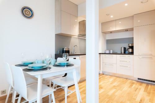 Central Cozy Apartment With Parking