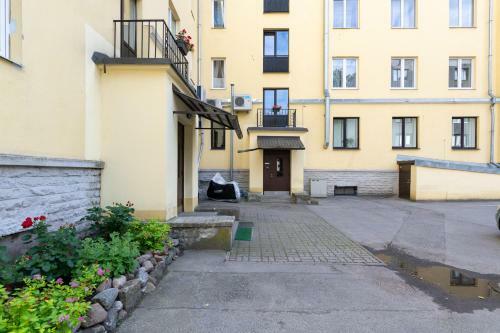 Central Gonsiori 2 Bedroom Cozy Apartment
