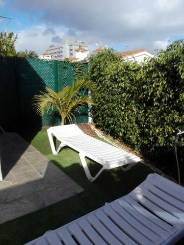 Bungalow Near Yumbo And The Beach