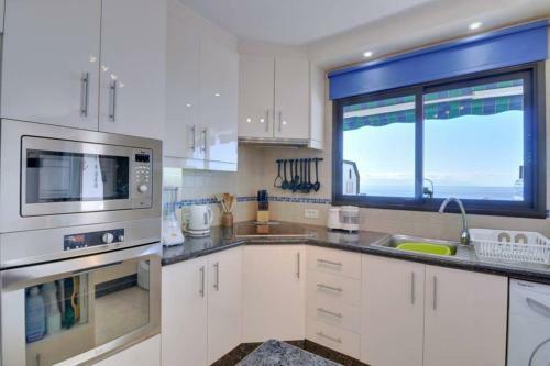 2 Bed 2 Bath Apartment In Tamara Fantastic Views!