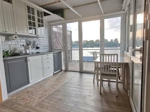 Pent.a.house / River House / Sojenica Na Savi