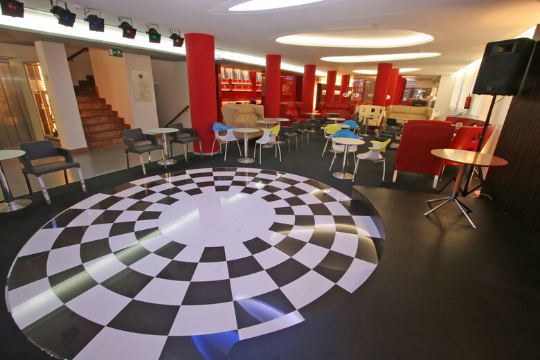 Hotel Oasis Plaza