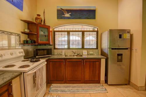 New! 600 Steps From Junquillal Beach - Casa Mariposa Unit 2