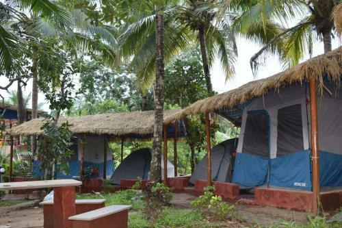 Hostal Dandeli Tiger Cottages