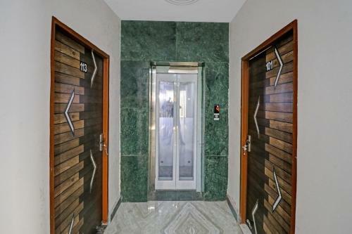 Oyo 86530 Hotel Empire Inn