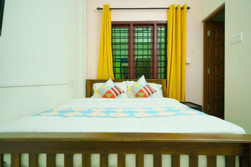 Hostal Oyo 80561 Oval Resorts