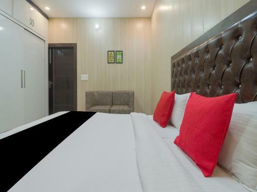 Oyo 81140 Hotel Valley Wood Inn