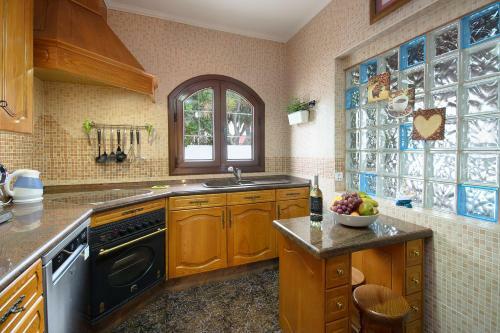 Villa Hearth Away From House. Breia