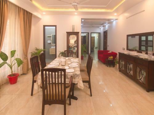Spacious, Aesthetically Designed 3-br Apartment - 3 Mins Walk From City Center