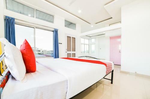 Hotel Vaccinated Staff - Oyo 46619 Sixth Avenue