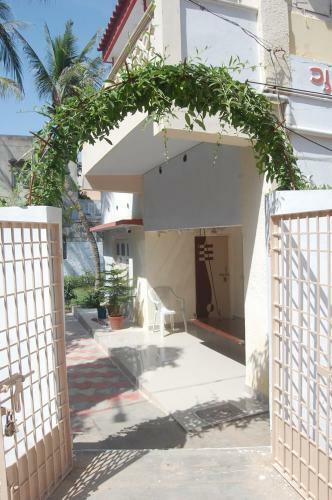 Bed & Breakfast Gurukrupa Bunglow