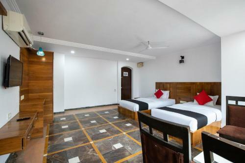 Collection O 49275 Hotel Suman City